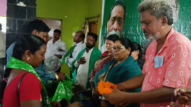 ଝାଡଖଣ୍ଡ ମୁକ୍ତି ମୋର୍ଚ୍ଚା ସାରସକଣା ନିର୍ବାଚନ ମଣ୍ଡଳୀ ସ୍ତରୀୟ ମହାମିଶ୍ରଣ ପର୍ବ