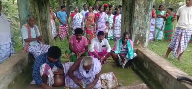 ରାଷ୍ଟ୍ରପତି ପ୍ରାର୍ଥୀଙ୍କ ଜନ୍ମପୀଠ ଉପରବେଡା ଜାହେରାଗାଳ ଠାରେ ପୂଜାର୍ଚ୍ଚନା