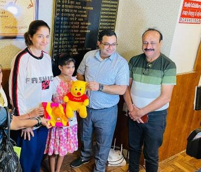 ସ୍ପେନ୍ ରାଷ୍ଟ୍ର ମହିଳାଙ୍କ ଗଜପତିରୁ ପୋଷ୍ୟ ସନ୍ତାନ ଗ୍ରହଣ