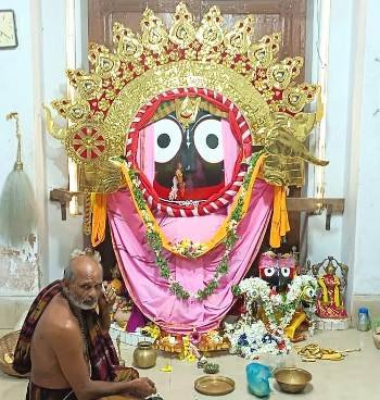 ଶ୍ରୀ ପତିତପାବନ ଦେବ ଙ୍କ ସୁନାବେଶ