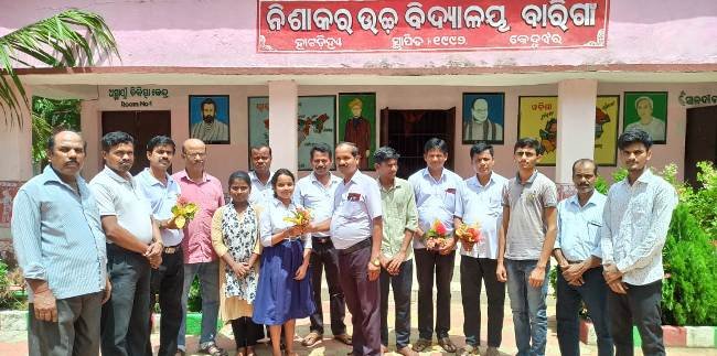 ବିଦ୍ୟାଳୟର ଟେକ ରଖିଲେ ସୋନାଲୀ
