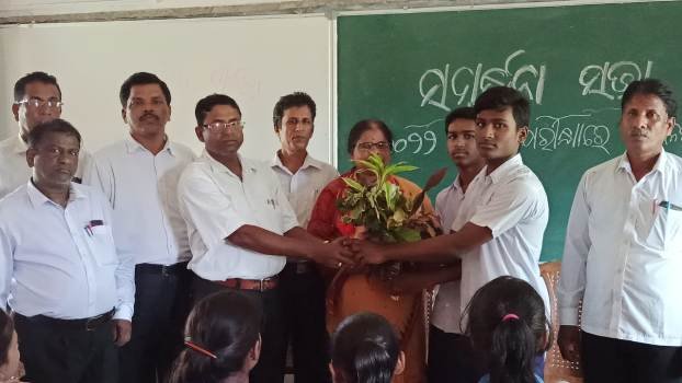 ବ୍ଲକ ଟପର ଦୁଇଛାତ୍ରଙ୍କୁ ସମ୍ବର୍ଦ୍ଧନା 