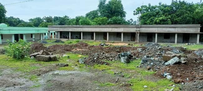  ପାଠ ଛାଡିଲେ ଆଦିବାସୀ ଛାତ୍ରଛାତ୍ରୀ 