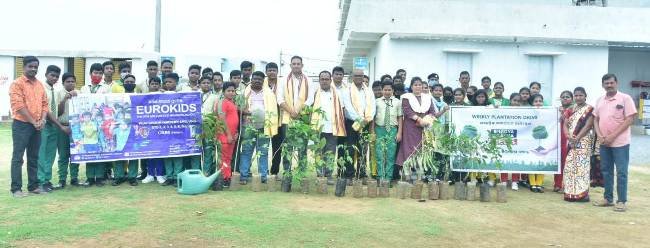 ପରିବେଶ ସୁରକ୍ଷା କୁ ଦୃଷ୍ଟି ରଖି ବୃକ୍ଷ ରୋପଣ କାର୍ଯ୍ୟକ୍ରମ