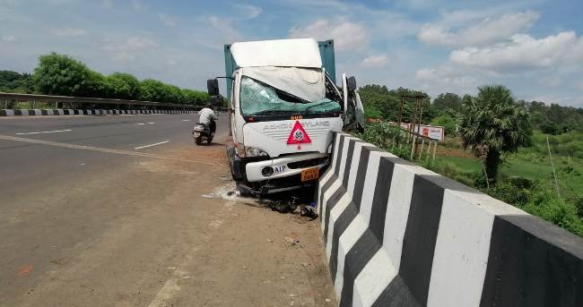 କଣ୍ଟେନର ଦୁର୍ଘଟଣା ଗ୍ରସ୍ତ