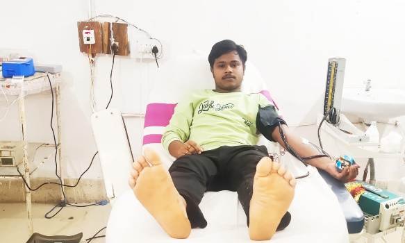ଜନ୍ମଦିନରେ ରକ୍ତଦାନ କଲେ ସାମ୍ବାଦିକ     