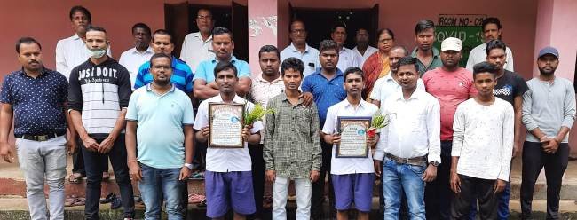 ମାଚଣ୍ଡୀ ଯୁବସେନା କ୍ଲବ ପକ୍ଷରୁ ମାଟ୍ରିକ ଟପର ଦୁଇ ଜାଆଁଳା ଭାଇଙ୍କୁ ସମ୍ବର୍ଦ୍ଧନା 