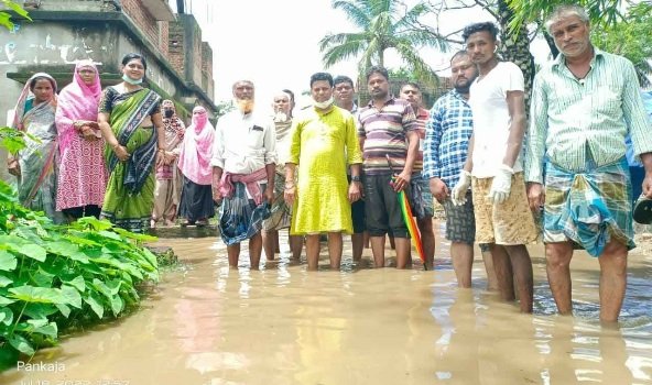 ଲଗାଣବର୍ଷାରେ ମୁସଲିମ ବସ୍ତି ଜଳବନ୍ଦୀ : ଜଳ ନିଷ୍କାସନ ପାଇଁ ଦାବି