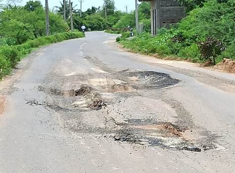 ଦିନ କେଇଟା ଭିତରେ ଭୁଷୁଡିଲା ରାସ୍ତା, ପୁର୍ତ୍ତ ବିଭାଗ କରୁଛି କଣ 