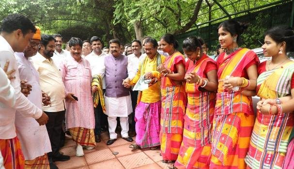 ଶ୍ରୀମତୀ ମୁର୍ମୁଙ୍କ ପାଇଁ ଓଡ଼ିଶାବାସୀ ଗୌରବାନ୍ୱିତ ଏବଂ ଜଣେ ଓଡ଼ିଆ ଭାବରେ ମୁଁ ଗର୍ବିତ