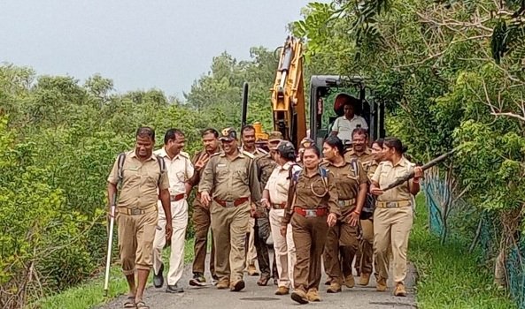 ସରକାରୀ ଜମିରେ ବେଆଇନ୍ ଚିଙ୍ଗୁଡି ଘେରି : ଚିଙ୍ଗୁଡ଼ି ମାଫିଆ-ପ୍ରଶାସନ ମୁହାଁମୁହିଁ