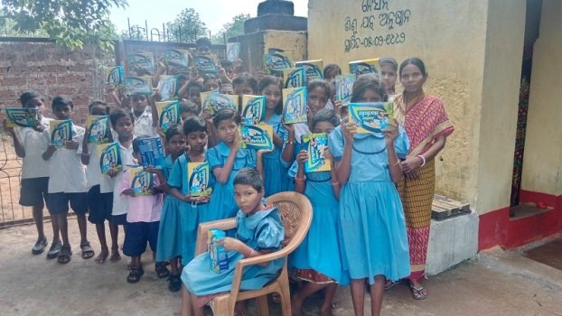 ସତ୍ୟସାଇ ସେବା ସଂଗଠନ ପକ୍ଷରୁ ୧୦୮୦ ହର୍ଲିକ୍ସ ପ୍ୟାକେଟ ବଣ୍ଟନ