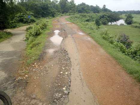 ନଦୀବନ୍ଧ କାର୍ଯ୍ୟ ନିମ୍ନମାନର : ୬ ମାସ ଗଲାନି ପିଚୁ କାମ