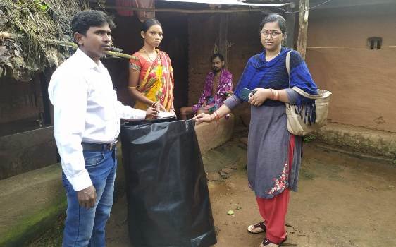 ସହାୟତାର ହାତ ବଢ଼ାଇଲେ ଦୁତିମେଣ୍ଡି ଆର୍ ଆଇ ଓ ସାମ୍ବାଦିକ କୁନା ଦିଗାଲ