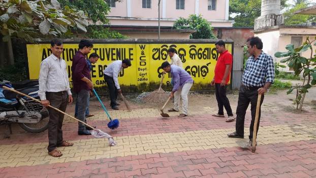 ଜିଲ୍ଲା ଶିଶୁ ସୁରକ୍ଷା ଅଧିକାରୀଙ୍କ କାର୍ଯ୍ୟାଳୟ ପକ୍ଷରୁ ବିଭିନ୍ନ କାର୍ଯ୍ୟାଳୟରେ ସଫେଇ