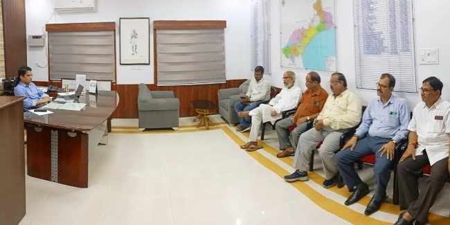 ଜିଲ୍ଲା ପାଳଙ୍କୁ ଭେଟି ବନ୍ୟାଞ୍ଚଳ ବାବଦରେ ସମୀକ୍ଷା କଲେ ସାଂସଦ