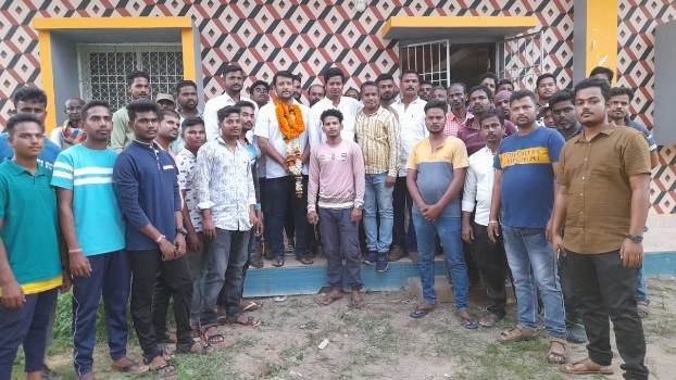 ବିଜୁ ଛାତ୍ର ଜନତା ଦଳର ଜିଲ୍ଲା ସଭାପତିଙ୍କୁ ସମ୍ବର୍ଦ୍ଧନା ପ୍ରଦାନ