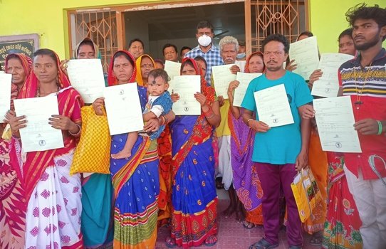 ସାନଖେମୁଣ୍ଡି ବ୍ଲକ ଉନ୍ନୟନ କାର୍ଯ୍ୟ ର ସମୀକ୍ଷା ସହ ପଟା ବାଣ୍ଟିଲେ ଜିଲ୍ଲାପାଳ