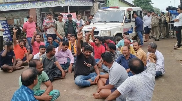 କୋଣାର୍କ ସୌନ୍ଦର୍ଯ୍ୟକରଣ କାର୍ଯ୍ୟ ପାଇଁ ରାସ୍ତା ପାର୍ଶ୍ବରେ ବସିଥିବା ବ୍ୟବସାୟୀଙ୍କ ଦୋକାନକୁ ଉଛେଦ କଲା ପ୍ରଶାସନ