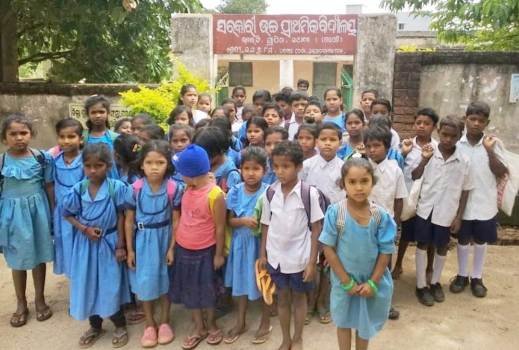 ଲବାରସିଂ ସରକାରୀ ଉଚ୍ଚ ପ୍ରାଥମିକ ବିଦ୍ୟାଳୟରେ ୮ଟି ଶ୍ରେଣୀକୁ ୨ ଜଣ ଶିକ୍ଷକ