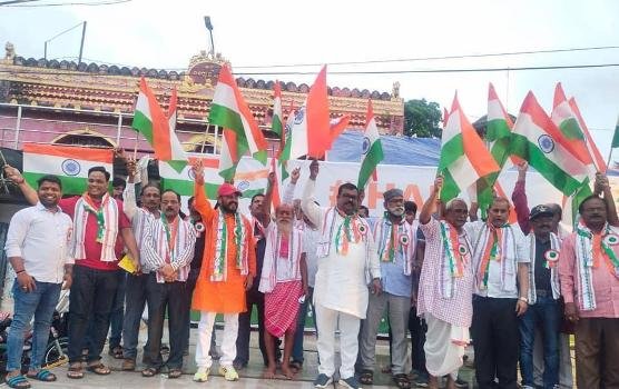 ଏକାମ୍ରରେ ସହୀଦଙ୍କୁ ପ୍ରଣାମ, ସାମିଲ ହେଲେ ସ୍ୱାଧିନତା ସଂଗ୍ରାମୀଙ୍କ ଦାୟଦ