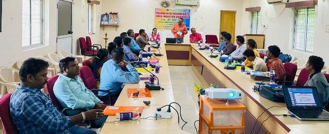 ଜିଲ୍ଲା ପ୍ରଶାସନ ଏବଂ ଅରୁଣା ସ୍ୱେଚ୍ଛା ସେବୀ ସଂଗଠନ ମିଳିତ ଆନୁକୁଲ୍ୟରେ ଶିଶୁ ଯତ୍ନ ଅନୁଷ୍ଠାନର କର୍ମକର୍ତ୍ତାଙ୍କୁ ପ୍ରଶିକ୍ଷଣ କାର୍ଯ୍ୟକ୍ରମ ଅନୁଷ୍ଠତ