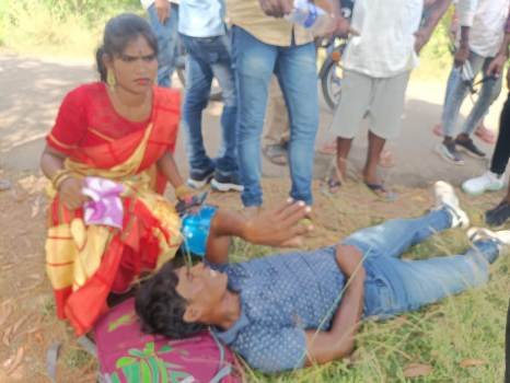 ଦୁଇ ବାଇକ୍ ମୁହାଁମୁହିଁ ଜଣେ ଗୁରୁତର