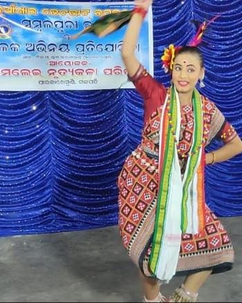 ପ୍ରତୀକ୍ଷାଙ୍କ ସମ୍ବଲପୁରୀ ଡାଲଖାଇ ନୃତ୍ୟ ଦର୍ଶକଙ୍କ ମନ ମୋହିଲା