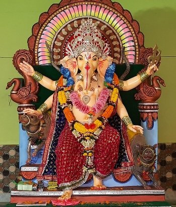ବାଲାବାବା କ୍ଲବରେ ଶ୍ରୀଗଣେଶଙ୍କର ଚାନ୍ଦି ମୁକୁଟ