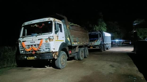 ତହସିଲଦାରଙ୍କ ଦ୍ୱାରା ବାଲିବୋଝେଇ ଗାଡି ଜବଦ