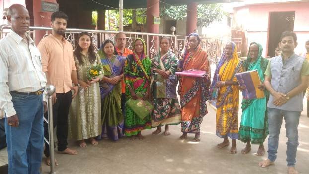 ସତ୍ୟ ମହିମା ଆଶ୍ରମରେ ବସ୍ତ୍ର ଓ ଖାଦ୍ୟ ବଂଟନ