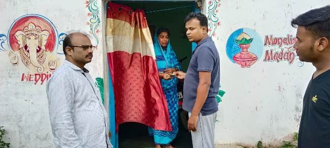 ମିନକେତନ ପରିବାରକୁ ରେଡକ୍ରସରୁ ସହାୟତାରାଶି ପ୍ରଦାନ