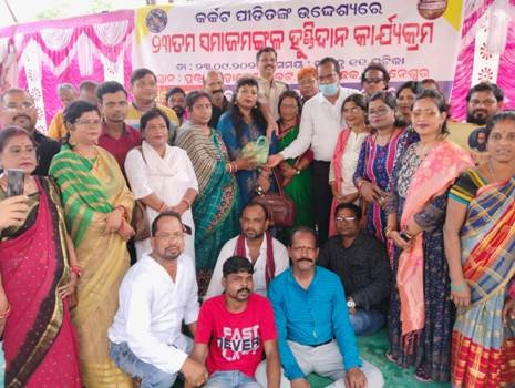 କର୍କଟ ପିଡ଼ିତଙ୍କୁ ସହାୟତା ଯୋଗାଇଲା କଳ୍ପନା ଛକଟୋକା ସଙ୍ଘ