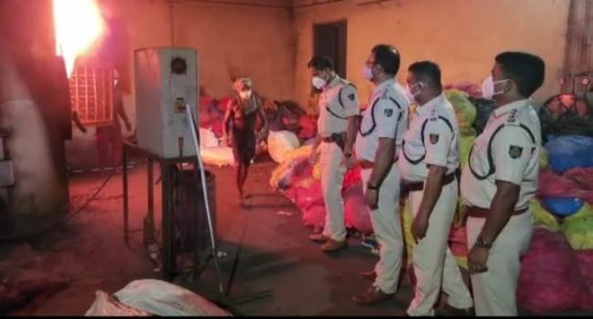 ଗଞ୍ଜାମରେ ପ୍ରଥମ ୧୩୨୫ କିଲୋ ଜବତ ଗଞ୍ଜେଇ ପୋଡ଼ି ନଷ୍ଟ କଲା ପାଟପୁର ପୋଲିସ