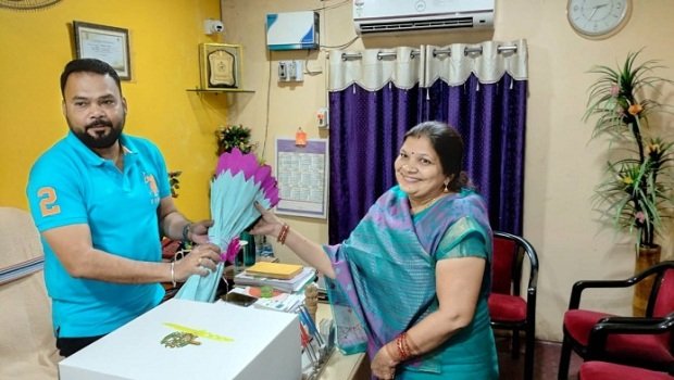 କେନ୍ଦ୍ରାପଡା ପୈାରନିର୍ବାହୀ ଅଧିକାରୀଙ୍କୁ ଜନ୍ମଦିନର ଶୁଭେଛା ଜଣାଇଲେ ପୈାରାଧ୍ୟକ୍ଷା