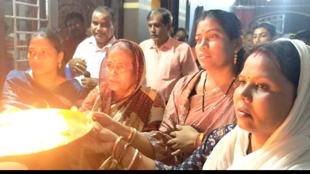 ଗଣେଶଙ୍କ ପୂଜାରେ ମଧୁବୈଶ୍ୟ ସମାଜର ସାମୂହିକ ସଂଧ୍ୟା ଆରତୀ