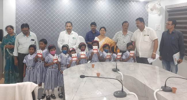 ୧୪ଜଣ ଅନାଥ ଶିଶୁକନ୍ୟାଙ୍କ ନାମରେ ଖୋଲିଲା‘ସୁକନ୍ୟା’ଜମାଖାତା