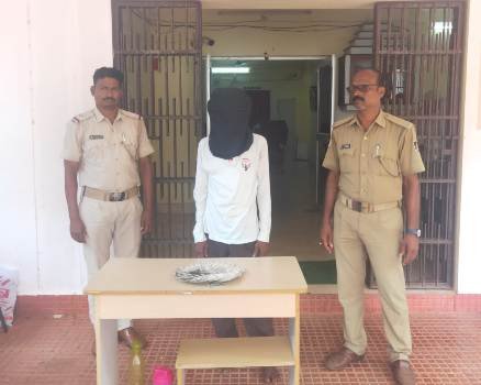 ଫୋଟ ଏଡିଟିଂ କରି ସୋସିଆଲ ମିଡ଼ିଆ ରେ ପଠାଉ ଥିବା ରଙ୍ଗିଲା ଟୋକା ଗିରଫ