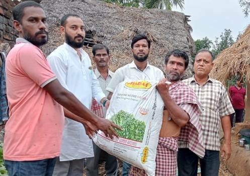 ଅଗ୍ନିକାଣ୍ଡ ରେ ବିପନ୍ନ ପରିବାର କୁ ସାହାଯ୍ୟ ପ୍ରଦାନ