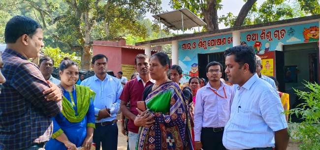 ଶ୍ରମ ଓ ନିୟୋଜନ ବିଭାଗ ପ୍ରମୁଖ ସଚିବଙ୍କ ମୋହନା ବ୍ଲକ ଗ୍ରସ୍ତ ଓ ଉନ୍ନୟନମୂଳକ କାର୍ଯ୍ୟର ଅନୁଧ୍ୟାନ