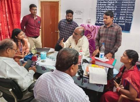 ଜିଲ୍ଲାପାଳଙ୍କ ନିର୍ଦ୍ଦେଶରେ ମୋହନାରେ ପହଞ୍ଚିଲେ ଜିଲ୍ଲା ମୁଖ୍ୟ ଚିକିତ୍ସାଧିକାରୀ