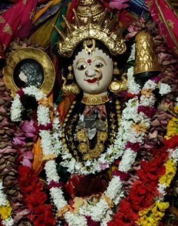 ଶାନ୍ତି ବେଶ ରେ ଦର୍ଶନ ଦେଉଛନ୍ତି ମା ମଙ୍ଗଳା