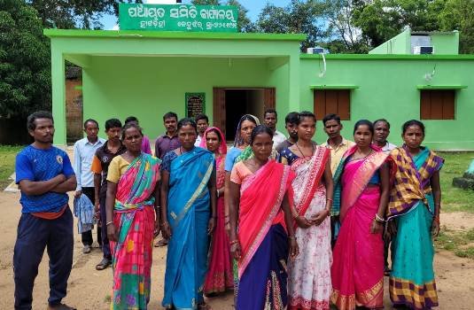 ଅଙ୍ଗନବାଡି କର୍ମୀ ନିଯୁକ୍ତି ପାଇଁ ଦାବି ଜଣାଇଲେ ଗ୍ରାମବାସୀ