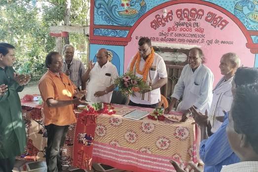 ଗାୟକ ବ୍ୟାସଙ୍କୁ ଉଚ୍ଛସ୍ଵିତ ସମ୍ବର୍ଦ୍ଧନା