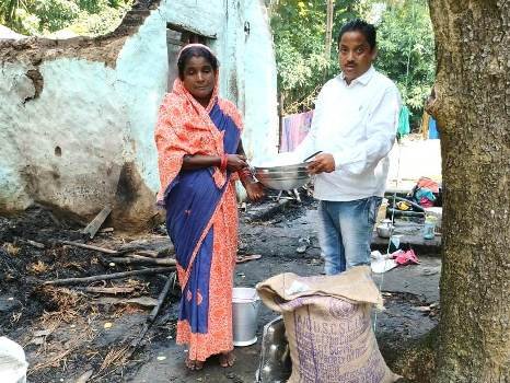 ଅଗ୍ନି ବିପନ୍ନ ପରିବାରକୁ ସହାୟତା