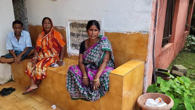 ପଲିଥିନି ଖଣ୍ଡିଏ ପାଇଁ ମାସେ ହେଲା ତହସିଲ ଦୌଡୁଛନ୍ତି ବିଧବା ରଙ୍ଗ ଜେନା