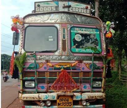 ଦଶ ଚକିଆ ଟ୍ରକ ଚୋରୀ