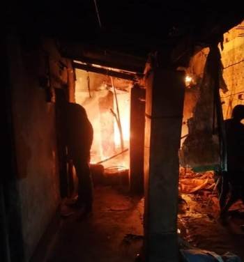 ଅଗ୍ନିକାଣ୍ଡ ରେ ଦୁଇ ବଖରା ଗୃହ ଭସ୍ମୀଭୂତ