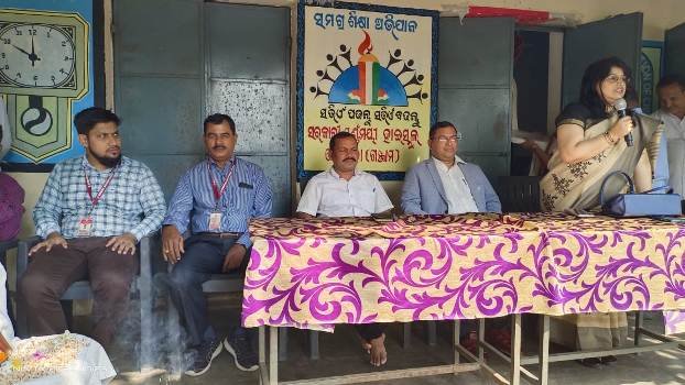 କୋଦଳା ସ୍ବର୍ଣ୍ଣମୟୀ ହାଇସ୍କୁଲରେ ତାଲୁକା ଆଇନ୍ ପ୍ରାଧିକରଣ ଶିବିର ଅନୁଷ୍ଠିତ