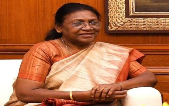 ରାଷ୍ଟ୍ରପତି ନିଜେ ପଢୁଥିବା ସ୍କୁଲ୍ ପରିଦର୍ଶନ